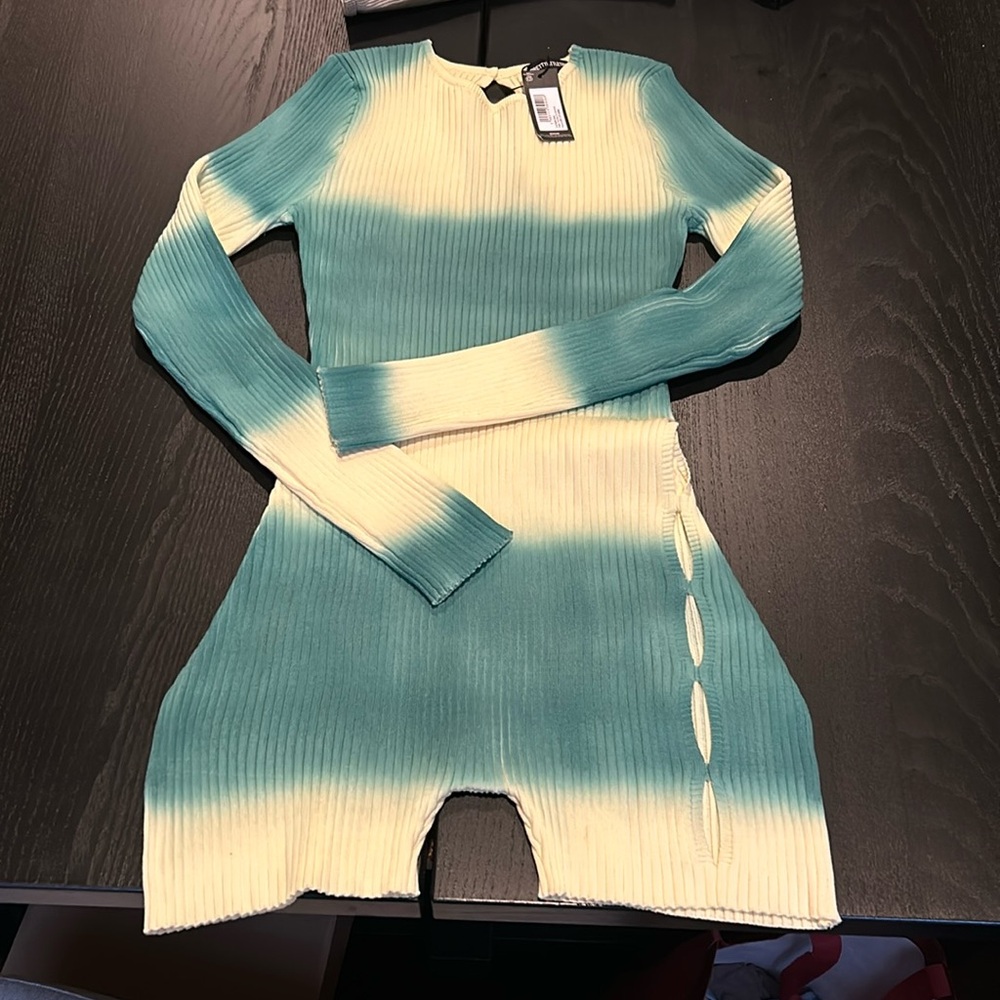 Prettylittlething Green romper